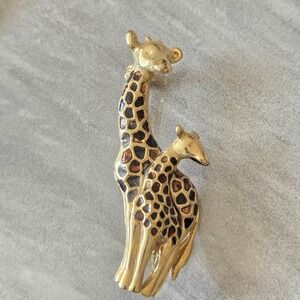 Two Giraffes Brooch Vintage Gold Tone & Black Enamel Figural Pin Animal Jewelry